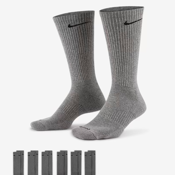 Nike Accessories - NIKE
Training Crew Socks (6 Pairs)
Nike Everyday Cushioned